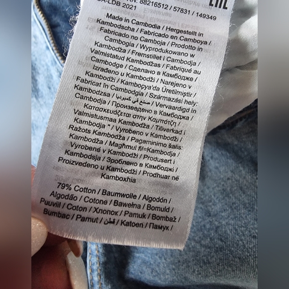 Vero Moda Light Wash Denim Highwaisted Mom Jeans👖 - Picture 7 of 11